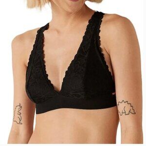 Victoria Secret Lace Bralette Size Medium Strappy Back Triangle Cups in excellen